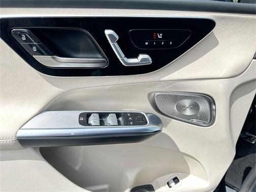 2023 Mercedes-Benz GLC 300 4MATIC