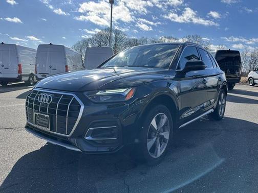 2022 Audi Q5 40 Premium Plus