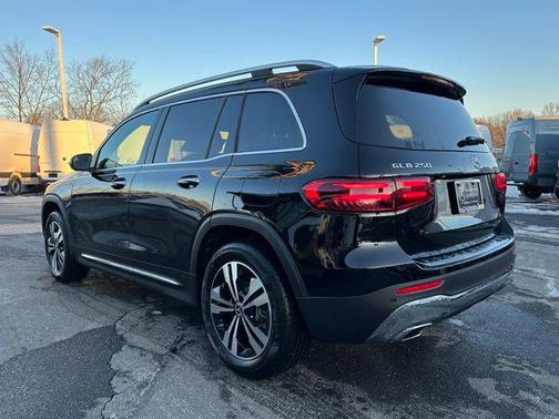 2026 Mercedes-Benz GLB 250 4MATIC