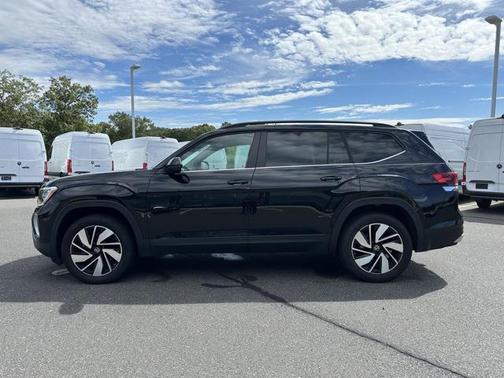 2025 Volkswagen Atlas 2.0T SE w/Technology 4MOTION