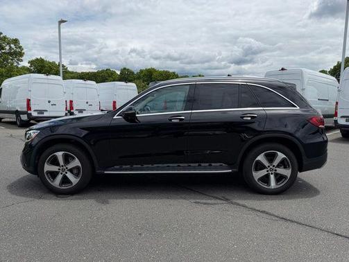Black 2022 Mercedes-Benz GLC 300 4MATIC