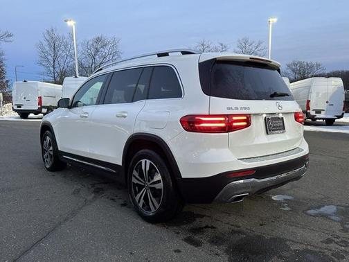 2025 Mercedes-Benz GLB 250 4MATIC