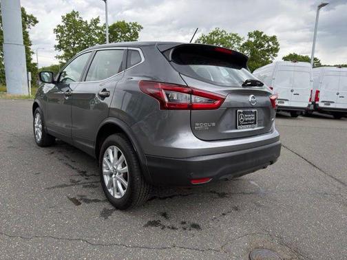 Gun Metallic 2022 Nissan Rogue Sport S