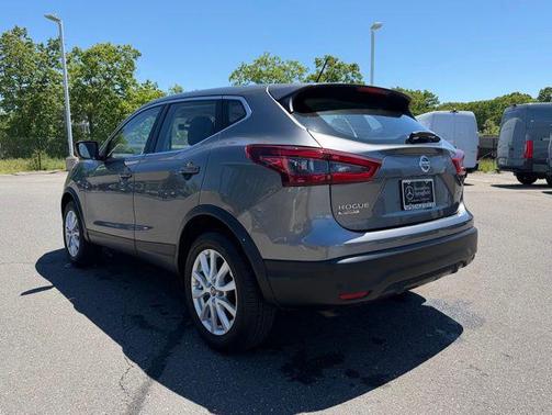 Gun Metallic 2022 Nissan Rogue Sport S