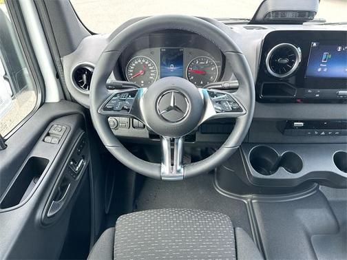 2025 Mercedes-Benz Sprinter 2500 Standard Roof