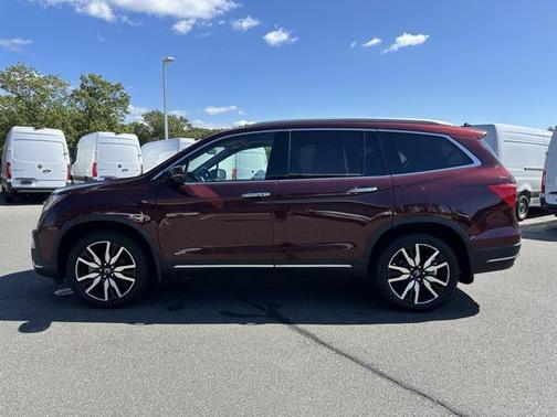 2022 Honda Pilot Touring 8-Passenger