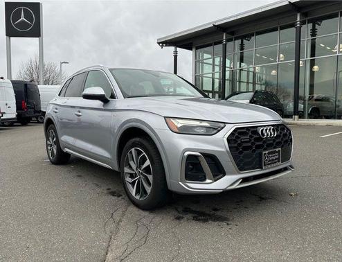 2022 Audi Q5 45 S line Premium Plus
