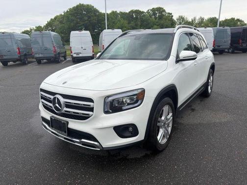 Polar White 2023 Mercedes-Benz GLB 250 4MATIC