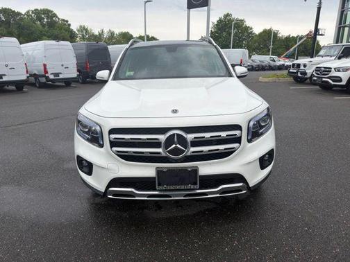 Polar White 2023 Mercedes-Benz GLB 250 4MATIC