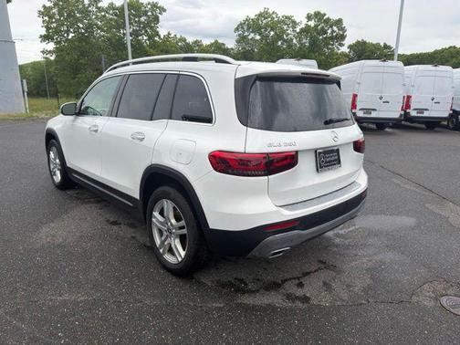 Polar White 2023 Mercedes-Benz GLB 250 4MATIC