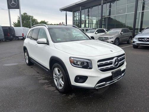Polar White 2023 Mercedes-Benz GLB 250 4MATIC