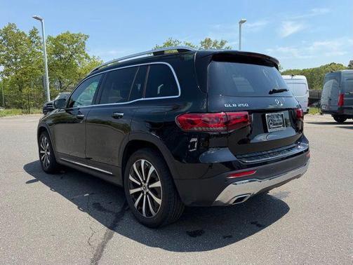 Night Black 2022 Mercedes-Benz GLB 250 4MATIC