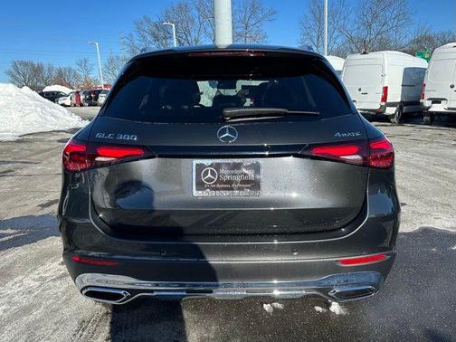 Graphite Gray Metallic 2026 Mercedes-Benz GLC 300 4MATIC