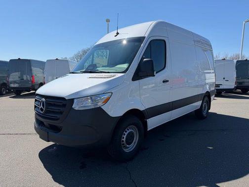 Arctic White 2026 Mercedes-Benz Sprinter 2500 Cargo 144 WB