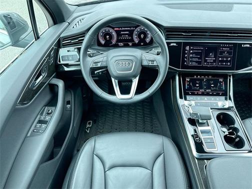 2025 Audi Q7 45 Premium