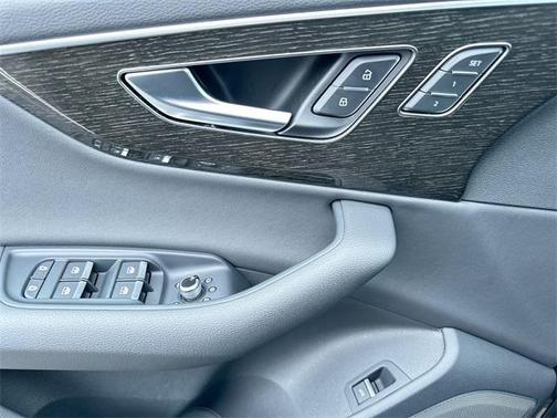 2025 Audi Q7 45 Premium