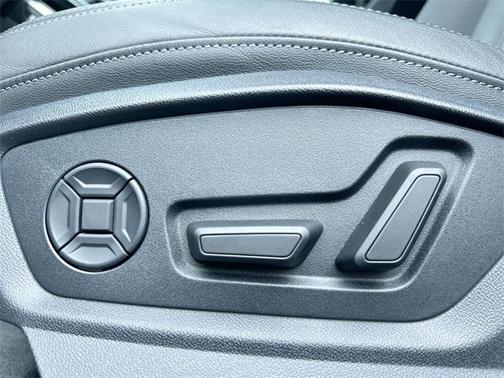 2025 Audi Q7 45 Premium
