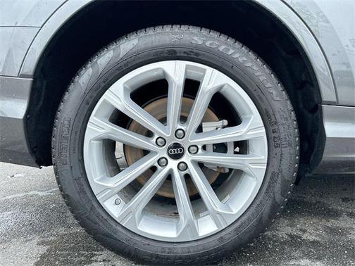 2025 Audi Q7 45 Premium