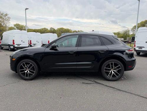 Jet Black Metallic 2023 Porsche Macan Macan