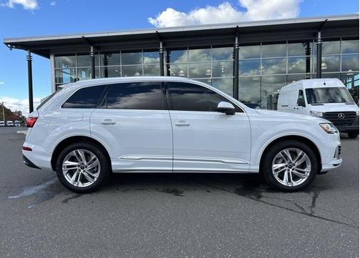 2023 Audi Q7 45 Premium Plus