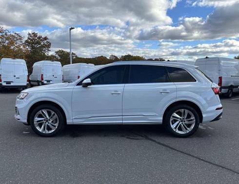 2023 Audi Q7 45 Premium Plus