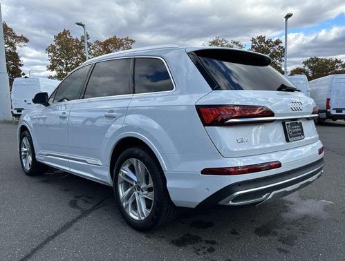 2023 Audi Q7 45 Premium Plus