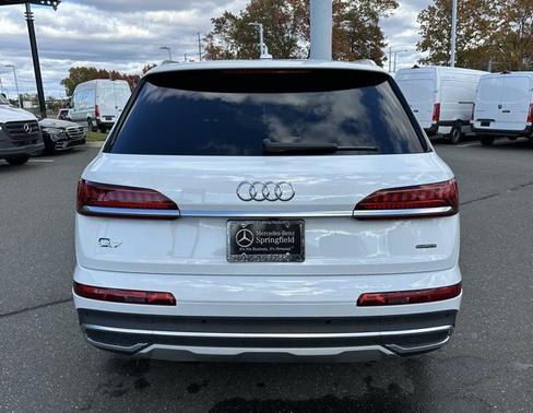 2023 Audi Q7 45 Premium Plus