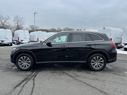 2025 Mercedes-Benz GLC 300 4MATIC