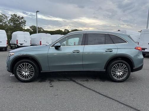2026 Mercedes-Benz GLC 300 4MATIC