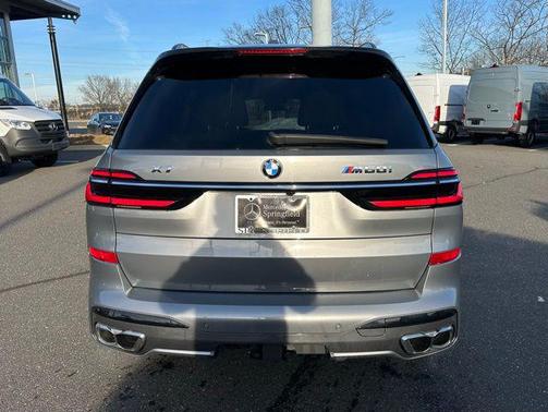2024 BMW X7 M60i