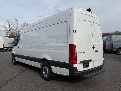 Arctic White 2026 Mercedes-Benz Sprinter 2500 Cargo 170 WB