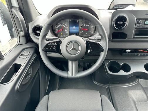 2025 Mercedes-Benz Sprinter 2500 Standard Roof
