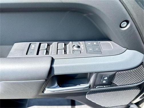 2024 Land Rover Defender 110 P400 X