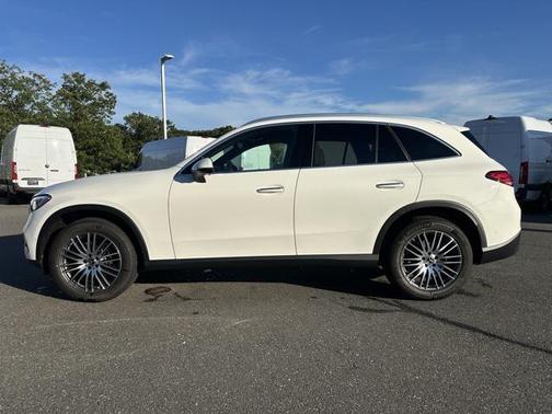2025 Mercedes-Benz GLC 300 4MATIC