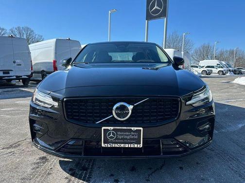 2024 Volvo S60 B5 Plus Dark Theme