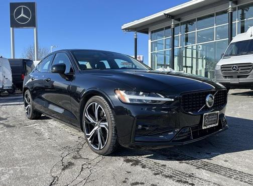 2024 Volvo S60 B5 Plus Dark Theme