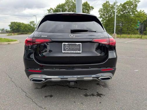 Obsidian Black Metallic 2024 Mercedes-Benz GLC 300 4MATIC