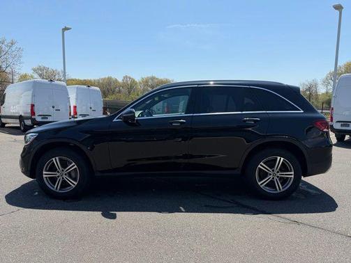 Black 2022 Mercedes-Benz GLC 300 4MATIC