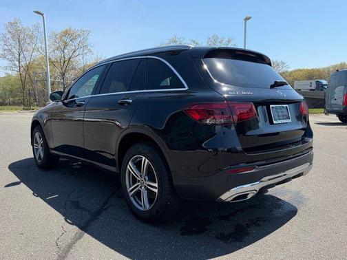 Black 2022 Mercedes-Benz GLC 300 4MATIC