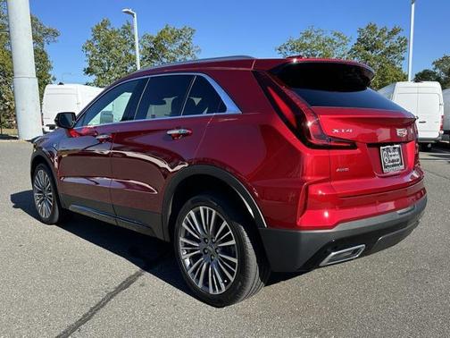 2024 Cadillac XT4 Premium Luxury