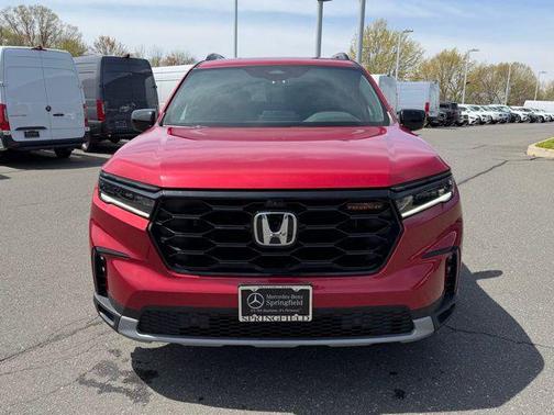 Radiant Red Metallic II 2025 Honda Pilot TrailSport