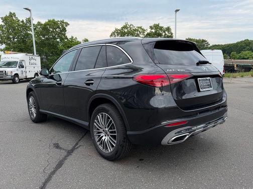 Graphite Gray Metallic 2026 Mercedes-Benz GLC 300 4MATIC