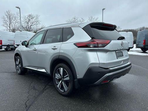 2022 Nissan Rogue SL