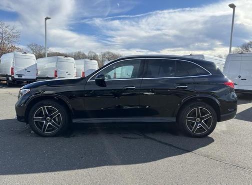 2025 Mercedes-Benz GLC 300 4MATIC