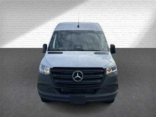 2025 Mercedes-Benz Sprinter 2500 Standard Roof