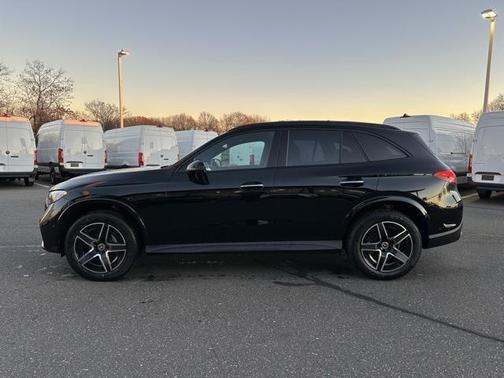 2026 Mercedes-Benz GLC 300 4MATIC