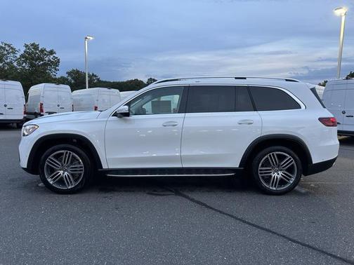 2026 Mercedes-Benz GLS 450 4MATIC