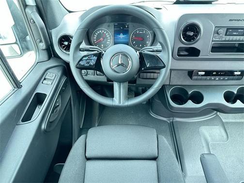 2025 Mercedes-Benz Sprinter 2500 Standard Roof