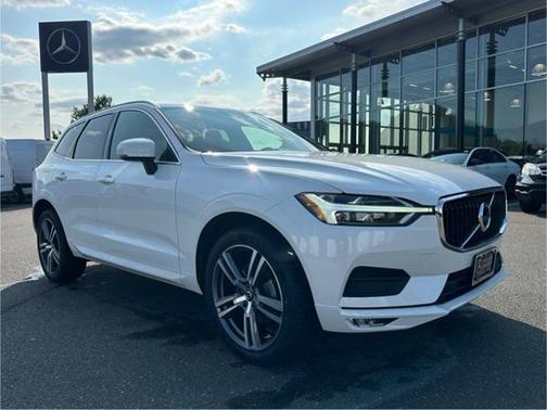 2021 Volvo XC60 T5 Momentum