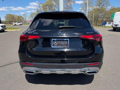 Black 2024 Mercedes-Benz GLC 300 4MATIC